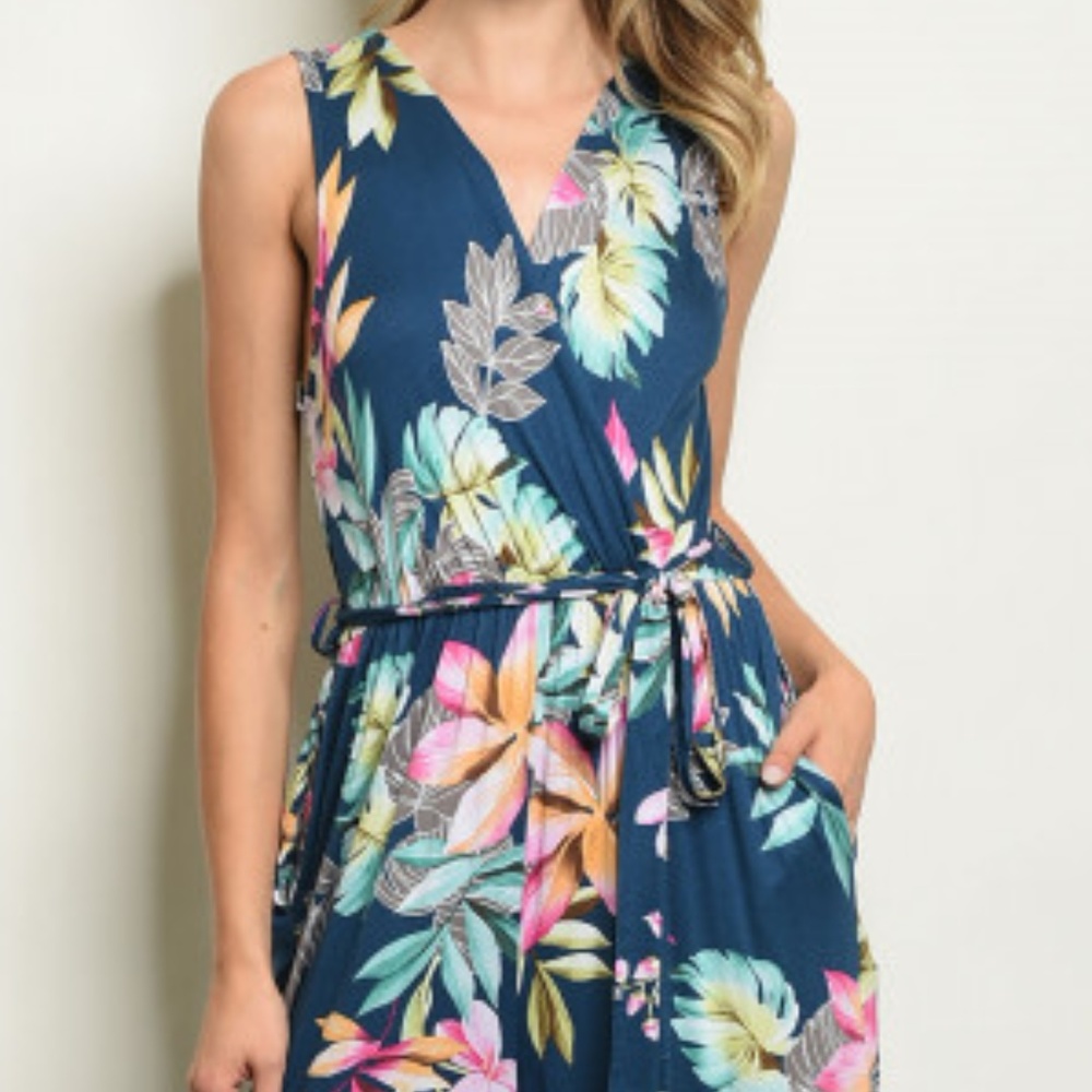 Last 1! NAVY & FLORAL JUMPSUIT - Picture 2 of 4